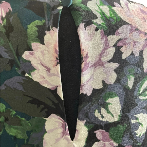 Club Monaco Sanai Silk Floral Crew Neck Long Sleeve Shift Dress - Picture 4 of 12